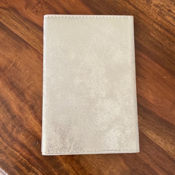 NEW! Travel Wallet - Picture 6 of 7